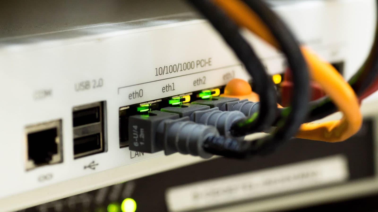 Firewall/VPN per IoT — Software · Hardware · IoT